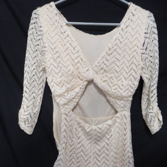 ARK & CO.  small, cream, long sleeve short dress - Picture 2 of 8